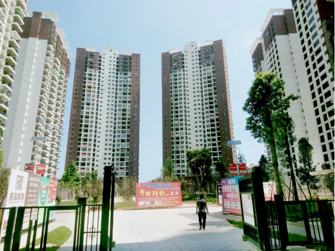 華喆仿石漆-工程案例 | 臨滄市強(qiáng)力建筑集團(tuán)金旭之光、金柏之春